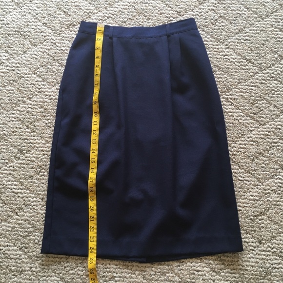 5/$15 Worthington Petite Navy Pencil Skirt 8P - Picture 5 of 6
